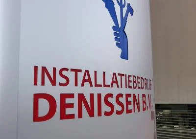 Verlichte reclamezuil ovaal